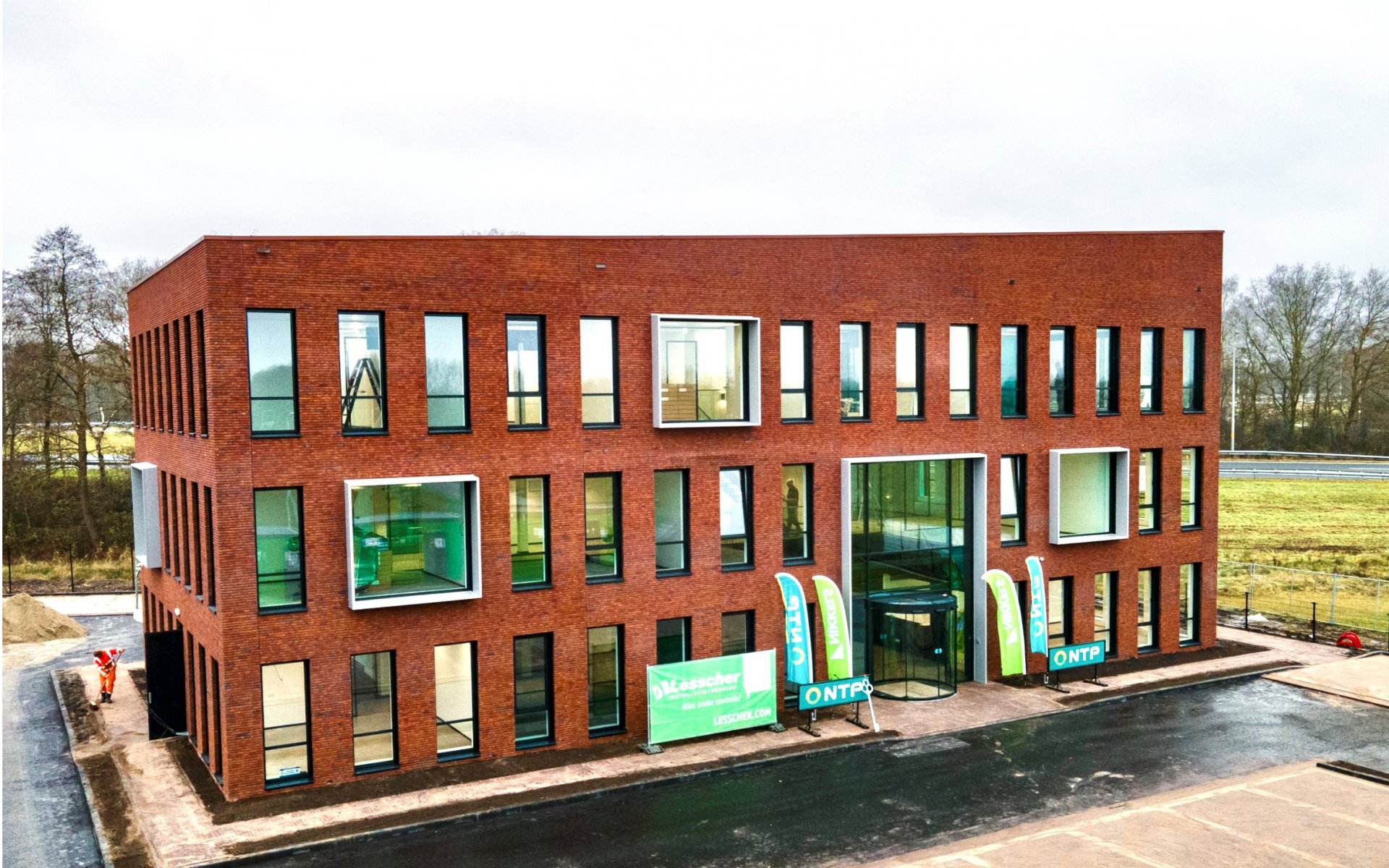 NTP kantoor en bedrijfshal 2